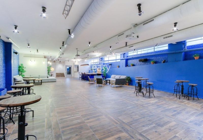 find a suitable and ideal event venue in Paris, France